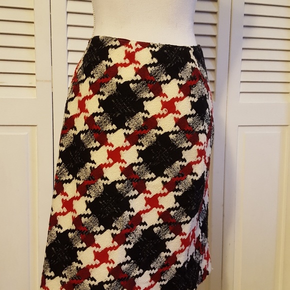 Skirt - Picture 2 of 6